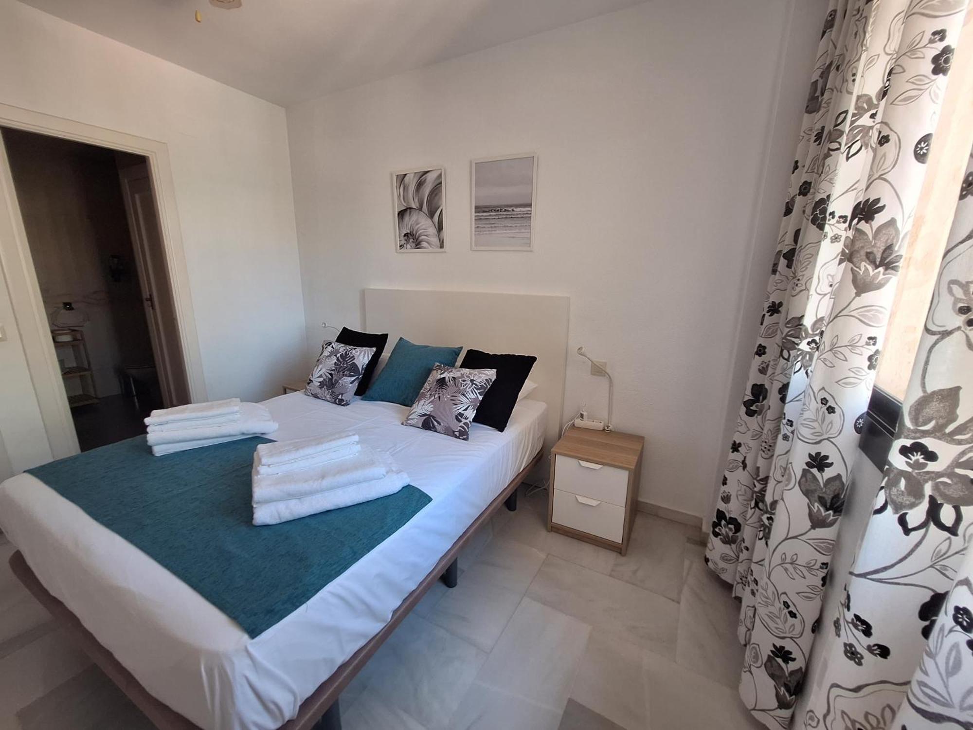 Primera Linea Del Mar - Acceso Directo Playa Carihuela トレモリノス エクステリア 写真