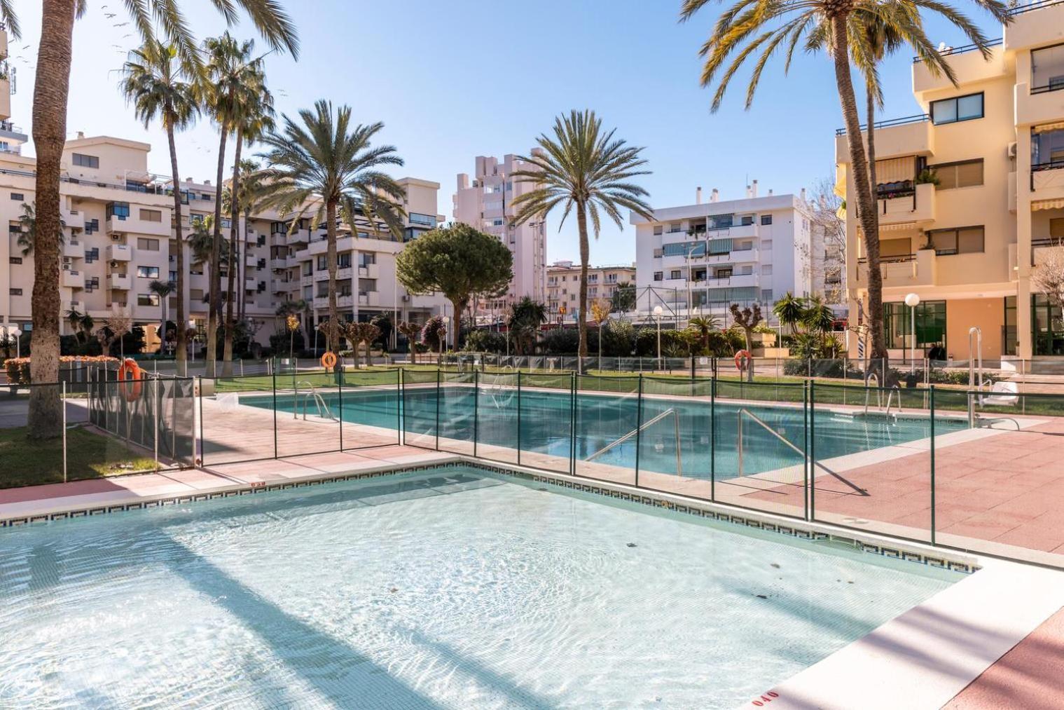 Primera Linea Del Mar - Acceso Directo Playa Carihuela トレモリノス エクステリア 写真