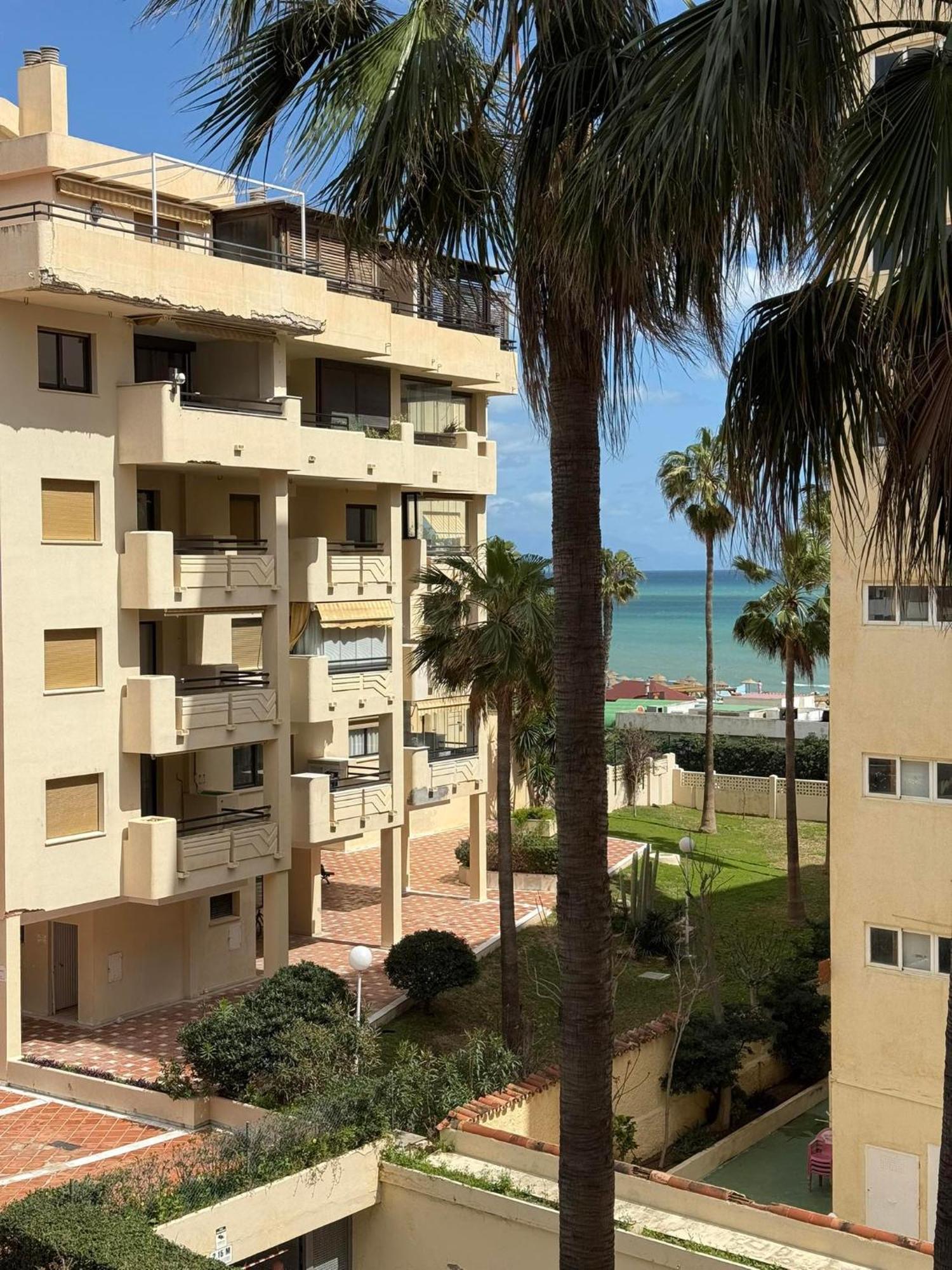 Primera Linea Del Mar - Acceso Directo Playa Carihuela トレモリノス エクステリア 写真